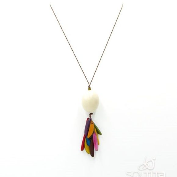 Collier NUTU